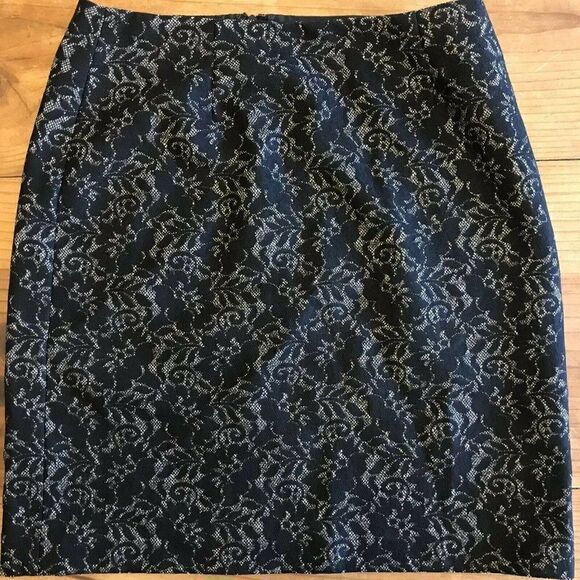 Size 2 Wool Skirt Lined Pencil Black Lace - Picture 1 of 3